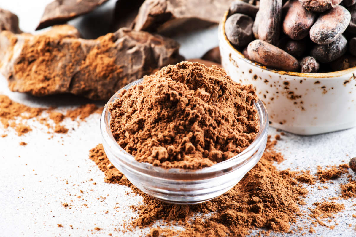 Bénéfices du cacao biologique dans de l&rsquo;eau chaude, au quotidien